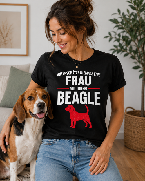 Unterschätze Niemals Eine Frau Mit Ihrem BEAGLE Premium Shirt