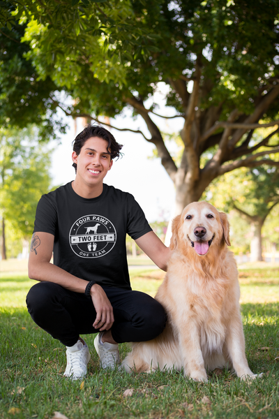 Four Paws Two Feet One Team Premium Herren Shirt