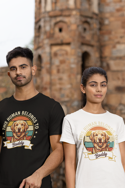 This human belongs to… Personalisierbares Premium Unisex Shirt