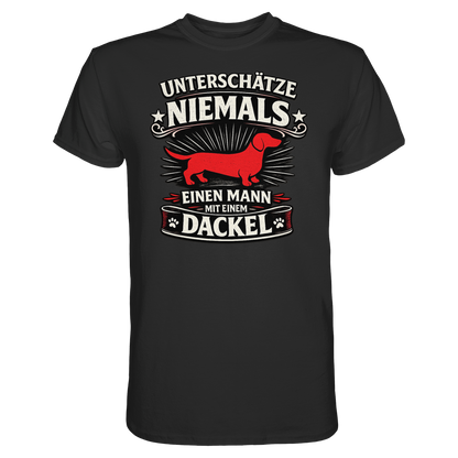 Unterschätze niemals einen Mann mit einem Dackel Premium Herren Shirt