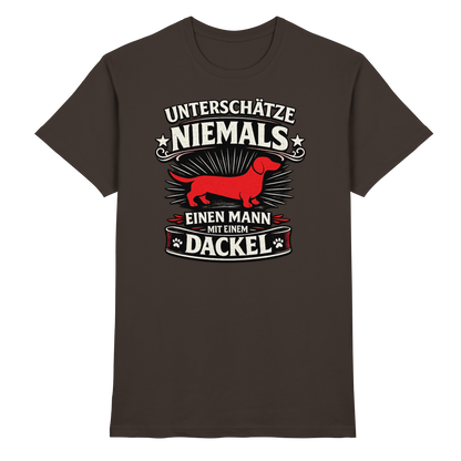 Unterschätze niemals einen Mann mit einem Dackel Premium Herren Shirt