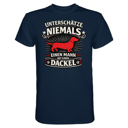 Unterschätze niemals einen Mann mit einem Dackel Premium Herren Shirt