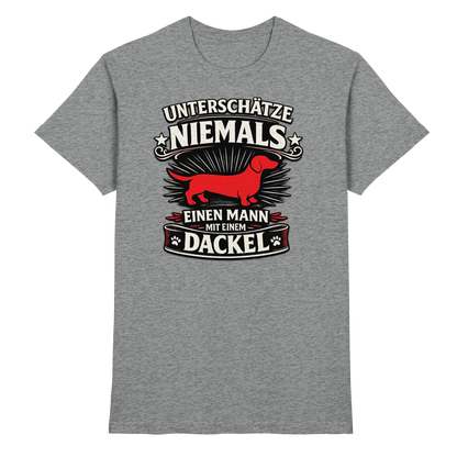 Unterschätze niemals einen Mann mit einem Dackel Premium Herren Shirt