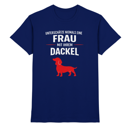 Unterschätze niemals eine Frau mit ihrem Dackel Premium Unisex Shirt Pfotenpoesie
