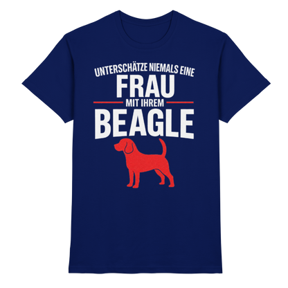 Unterschätze Niemals Eine Frau Mit Ihrem BEAGLE Premium Shirt