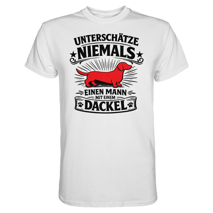Unterschätze niemals einen Mann mit einem Dackel Premium Herren Shirt