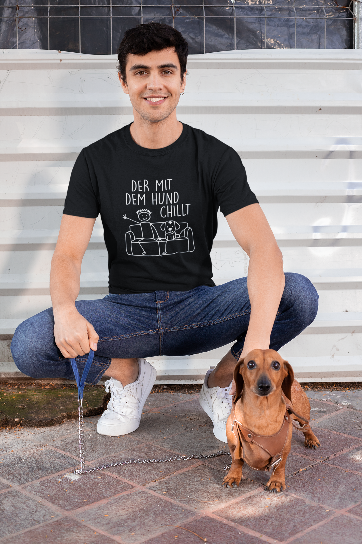 Der mit dem Hund Chillt Premium Herren  Shirt