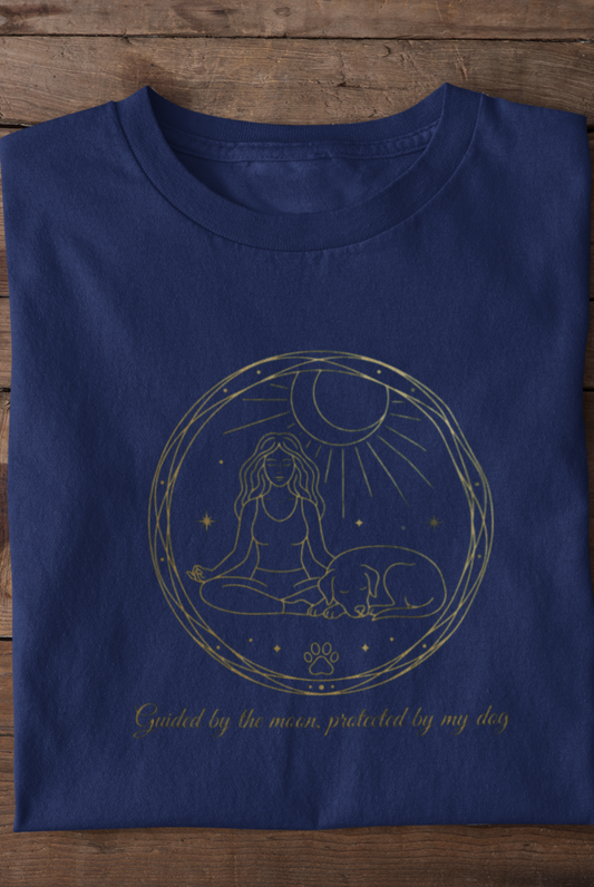 Premium Pfotenpoesie  Unisex Shirt Guided by the Moon, Protected by My Dog